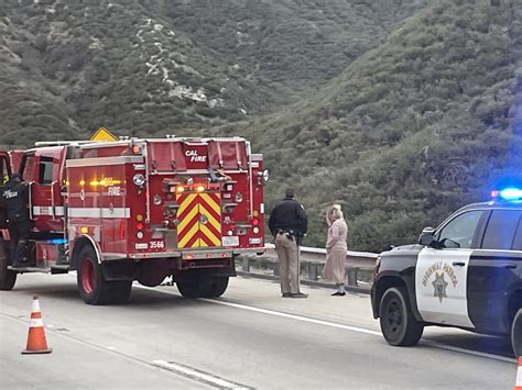 Car fire on 15 freeway in Cajon Pass snarls traffic Monday evening - VVNG