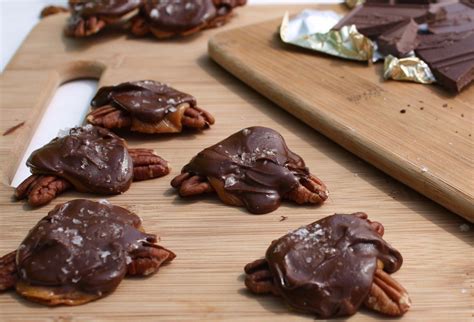 And it's so easy to make, it just about cooks itself! Sea Salt Caramel Pecan Turtles are the perfect candy to ...