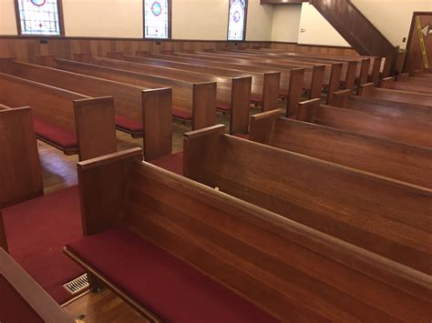 Used Pews For Sale By A Church Free Listings Summit Seating For Churches Pulpits Pews