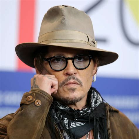 The home has a signature gothic, castle look…not surprising. Johnny Depp kämpft mit Drogen | 25 Stars, die ...