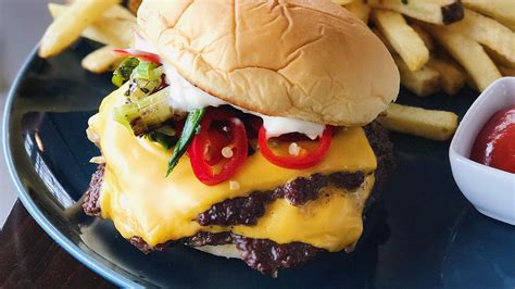 24 Best Burgers In Los Angeles Ranked