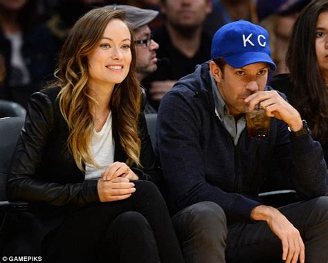 Pregnant Olivia Wilde And Jason Sudeikis Lock Lips While Courtside At