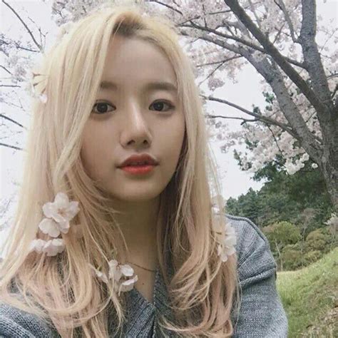 Pin By Karenina Anna On Korean Hairstyle Ulzzang Girl Blonde Asian