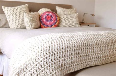 Pie De Cama En Crochet Crochet Pillow Crochet Rug Filet Crochet