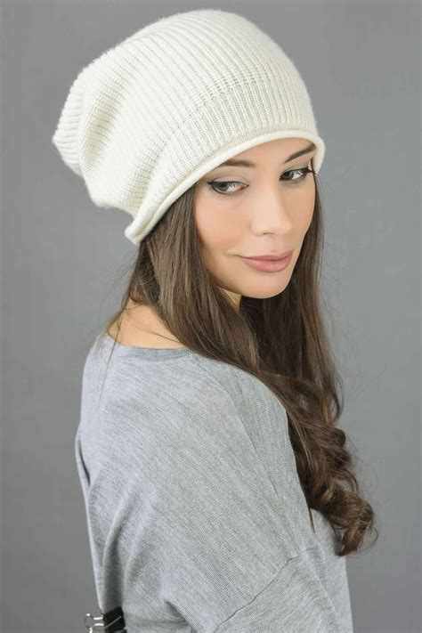 Pure Cashmere Ribbed Knitted Slouchy Beanie Hat In Cream White Knit