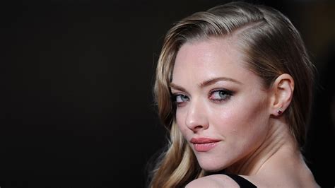 Amanda Seyfried Demands Website Take Down Leaked Nude Private Photos