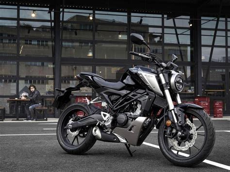 Neues Naked Bike Honda Stellt Cb R Als Neues Einsteiger Motorrad Vor