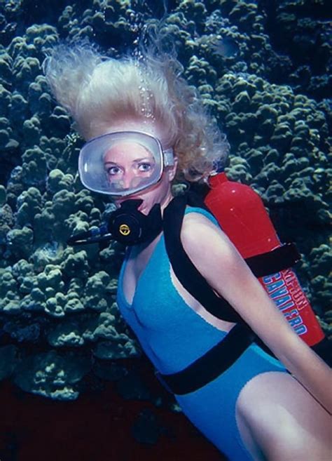 Pin By Bob Cullen On Scubas Scuba Girl Scuba Girl Wetsuit Scuba Diver Girls