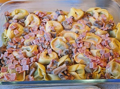 Tortellini mit leckerer Tomaten Sahne