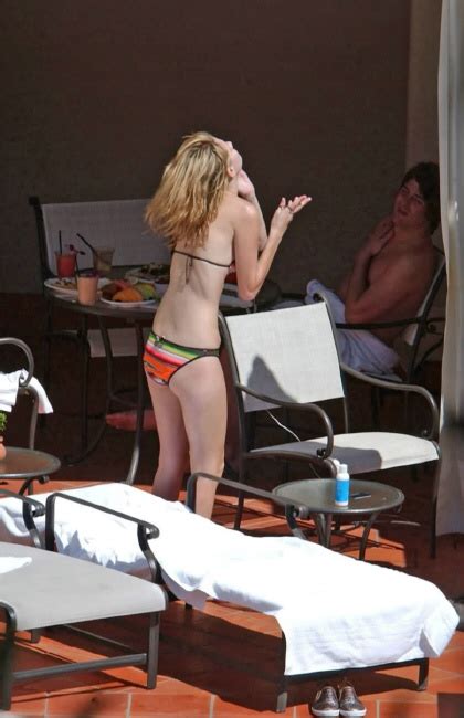 Starsring Nude Celebrities Mischa Barton Nude