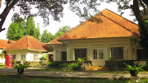 28 Inspirasi Desain Model Rumah Klasik Jaman Belanda Yang Wajib Kamu