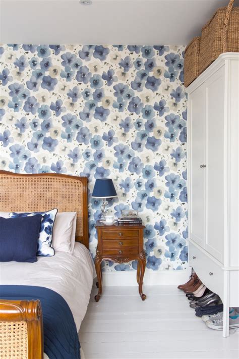 Bedroom With Wallpaper Accent Wall That You Must Have