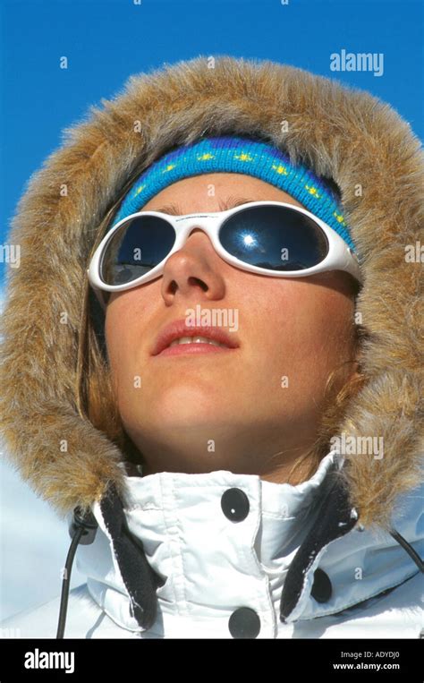 Portrait Of Young Woman Wearing Sun Glosses Stock Photo Alamy