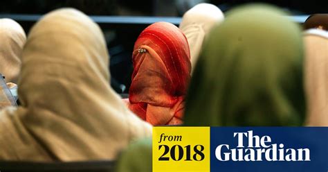 Two Muslim Women Sue New York After Police Make Them Remove Hijabs Islamic Veil The Guardian