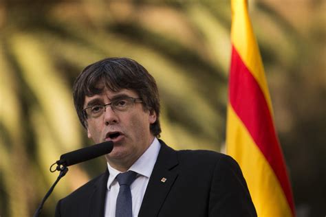 Feladta magát a belga rendőrségen a leváltott katalán elnök - Hír TV