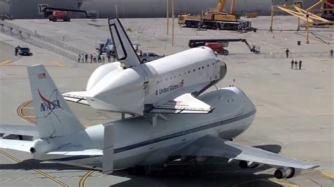 Boeing 747 Carrying A Nasa Space Shuttle Endeavour Landing At Lax Youtube
