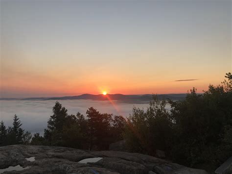 Woke Up Early To Catch The Sunrise At The Top Of Mt Major Nh Rhiking