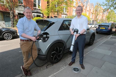 Scots Ev Tech Firm Rolls Out On Street Chargers In London
