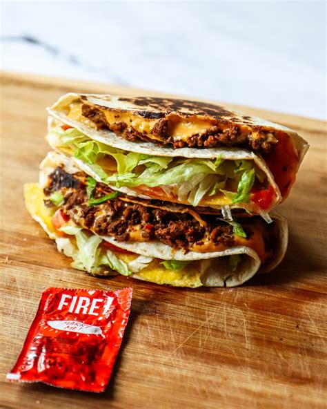 | lockdown 1 vibes part 10 #frogbread #lockdown1 #2020 #fyp #quarantine #foryoupage #viral (look in the comments💞) EASY Crunchwrap Supreme Recipe with the TikTok Viral Wrap ...