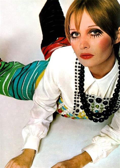 twiggy by david bailey for uk vogue 1968 vintage fashion sixties fashion 60s and 70s fashion