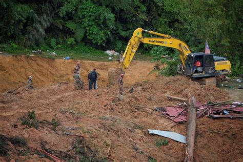 Malaysia Landslide Death Toll Rises To 24 9 More Missing