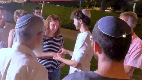 israeli couple gets married hours before joining duty