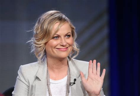 Amy Poehler Watch Comedian Freestyle Rap On Comedy Bang Bang Time