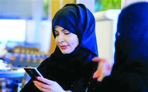Riyadh court retracts ban on unveiled women.