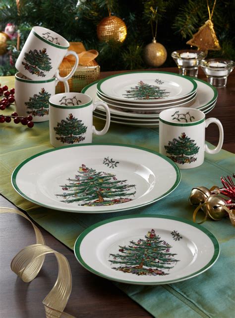 Christmas Tree Dinnerware Set