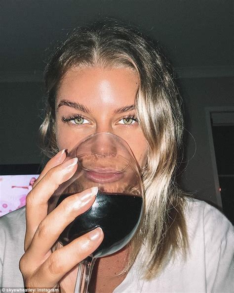 Skye Wheatley Posts No Makeup Selfie On Instagram Daily Mail Online