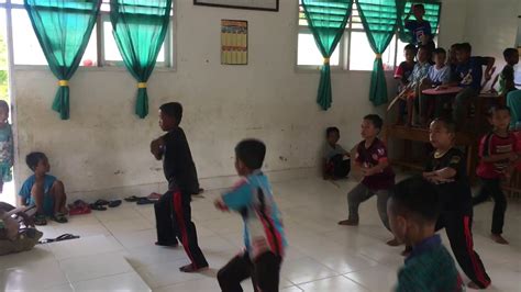 Anak anak latihan menari - YouTube