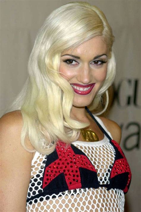 Gwen Stefanis Hair And Makeup History Gwen Stefani Hair Gwen Stefani Gwen