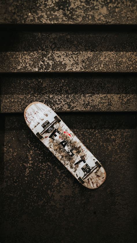 Shop affordable wall art to hang in dorms, bedrooms, offices, or anywhere blank walls aren't welcome. Aesthetic Skateboard Pictures Wallpapers - Wallpaper Cave