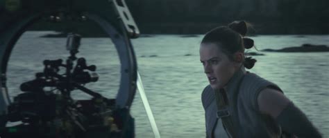 5 moments that made us insanely worried for rey in this star wars the last jedi behind the