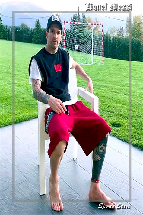 Lionel Messi Barefoot