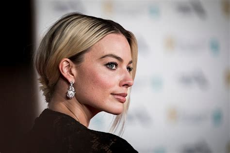Should Margot Robbie Play Joe Exotic In Tiger King Minseries 987 The Bull
