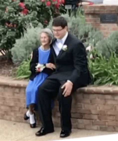 Grandson Takes His Grandmother To Prom To Make Good Memories During Her Last Months Of Life