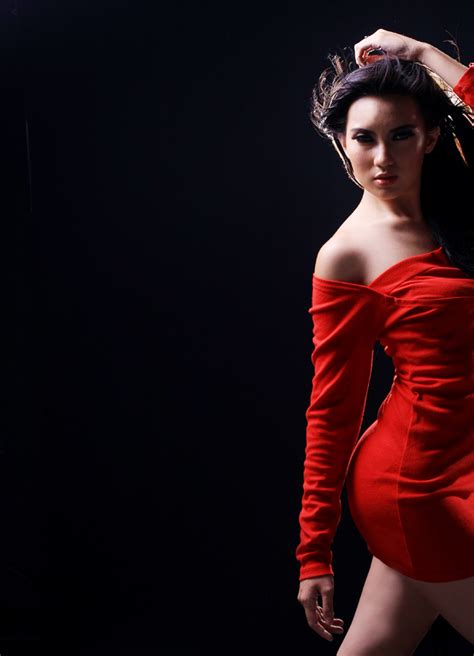 Hot Model Indonesia Kennova Prawesty