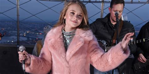 Tegan Marie Performs New Single ‘keep It Lit’ On Top Of The Empire State Building Music Music