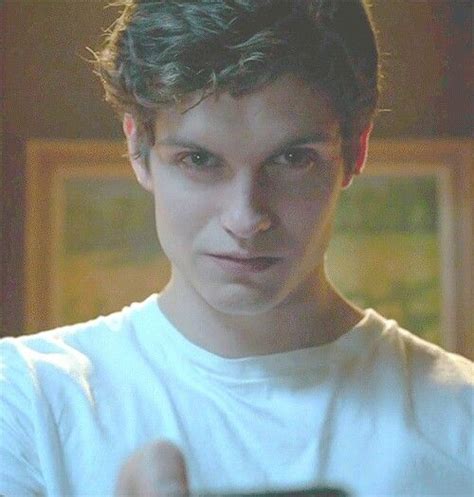 Pin Em Isaac Lahey