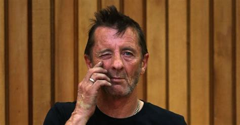 Acdc Drummer Phil Rudd Pleads Not Guilty To Threatening To Kill