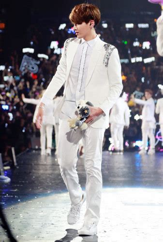 1 day ago · exo前成员吴亦凡因涉嫌强奸被刑拘 滚动 2021年 08月 01日 10:04 韩联社上海8月1日电 韩国男团exo加拿大籍前成员吴亦凡日前因涉嫌强奸罪被中国警方依法刑事拘留。 EXO吴亦凡解约?会看昔日霸气帅照(图)--河南分网--人民网