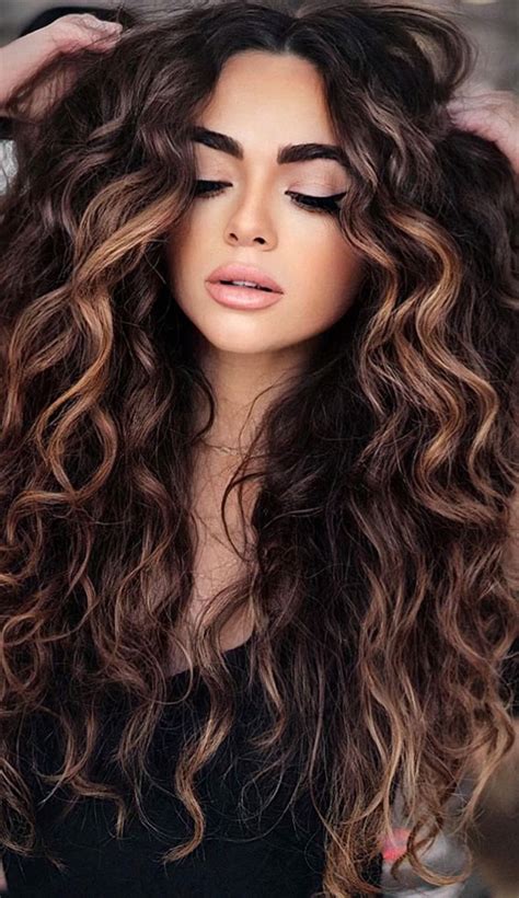 39 best autumn hair colours and styles for 2021 dark chocolate and blonde face framing