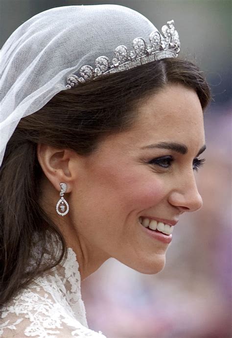 On friday 29 april 2011 at 11 o'clock hrh prince william of wales and miss catherine middleton were married in westminster abbey. Blossom: Royal Wedding Makeup