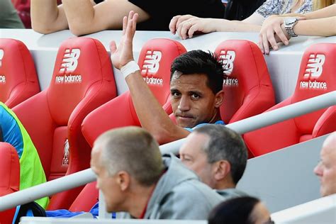 Transfer News Arsenal Gets Huge Alexis Sanchez Update As Manchester