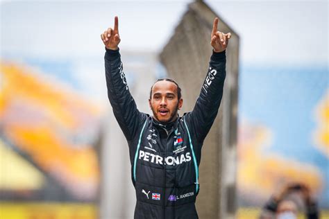Hamilton Clinches The 2020 F1 Championship With A Win At The Turkish Gp