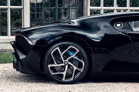 Bugatti La Voiture Noire Production Car Revealed Carexpert
