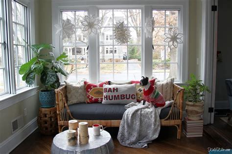 Christmas In My Sunroom Sunroom Decorating Rattan Daybed Apartment Deco