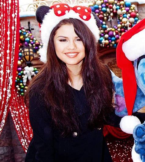 Selena Gomez Christmas Wallpaper Wallpapersafari