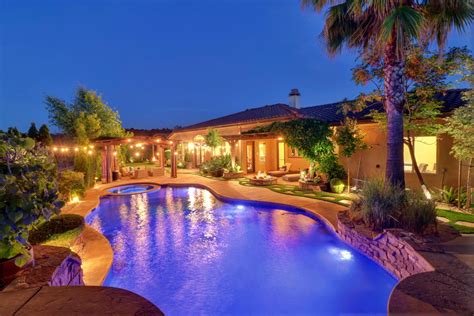 Pin by Mimi Nassif Luxury Estates on Luxury Pools | Luxury estate, Luxury pools, Luxury real estate